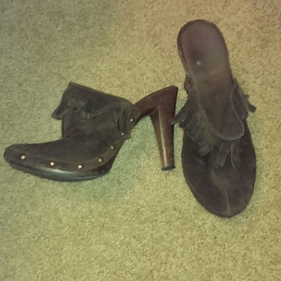 Brown suede fringed clogs with wood heels