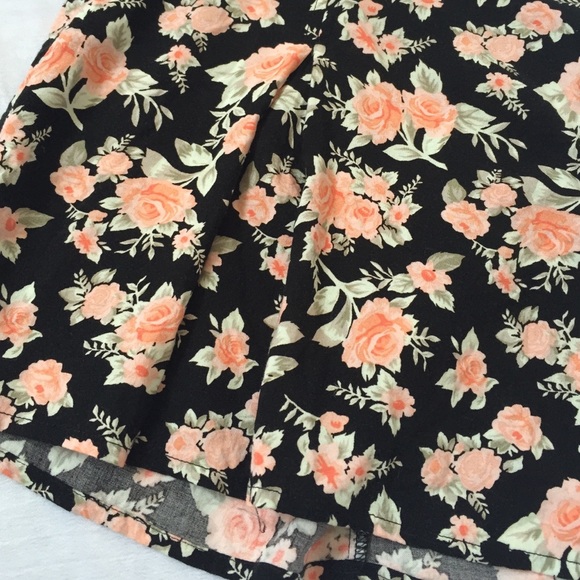 Floral Pleated Skirt - Picture 2 of 4