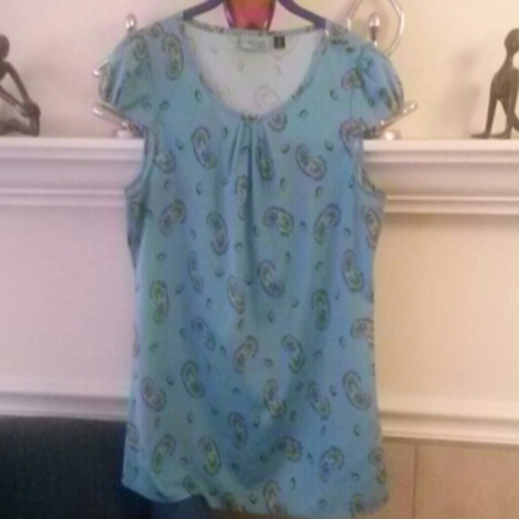 Adorable Paisley Top - Picture 1 of 4