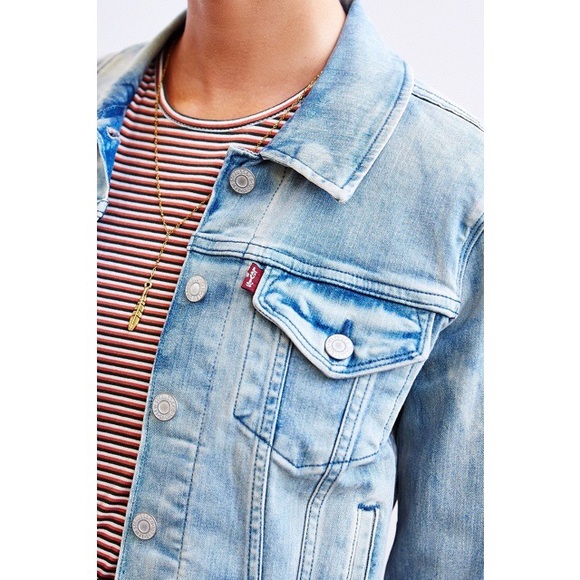 🚫SOLD🚫Levi's Jean Jacket - Picture 2 of 4