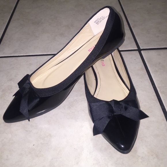 Black Just Fab Flats with Bow 🎀