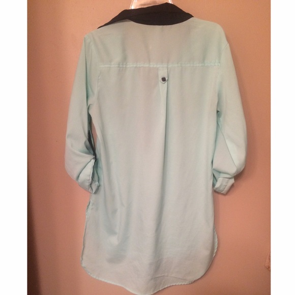 ❌SOLD❌Mint and Black Blouse - Picture 2 of 2