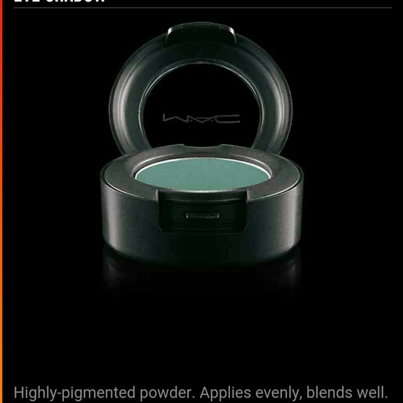 Mac eyeshadow Aquadesic  barely used