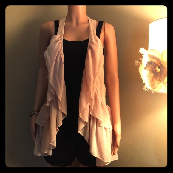 **H&M** Pink, Ruffled Tank!!