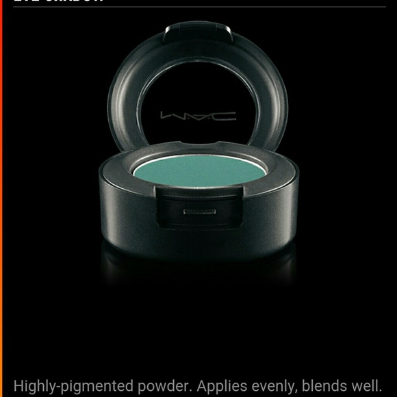 Mac eyeshadow  steamy barely used