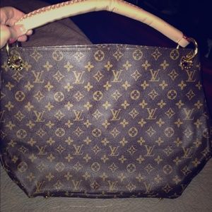 Louis Vuitton Artsy Bag *****Not Authentic*****