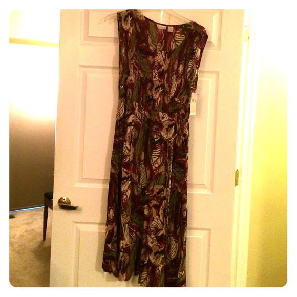 ERIKA floral sleeveless maxi NWT Large