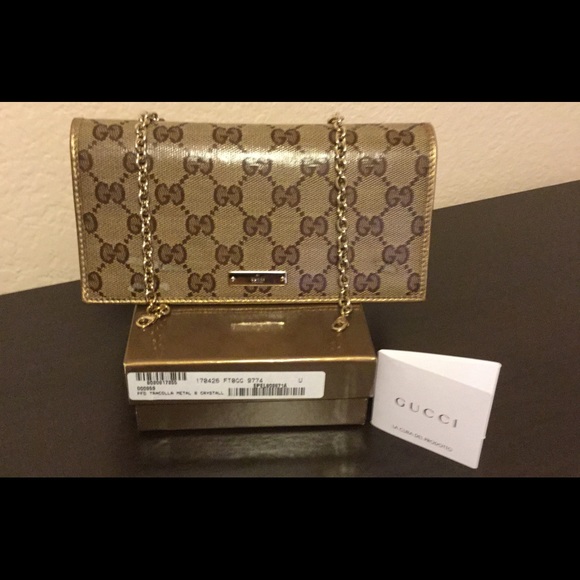 HOLD For @tinkerkaye Gucci walllet with chain