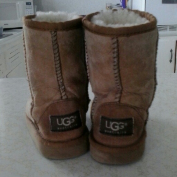 Toddler uggs size 9
