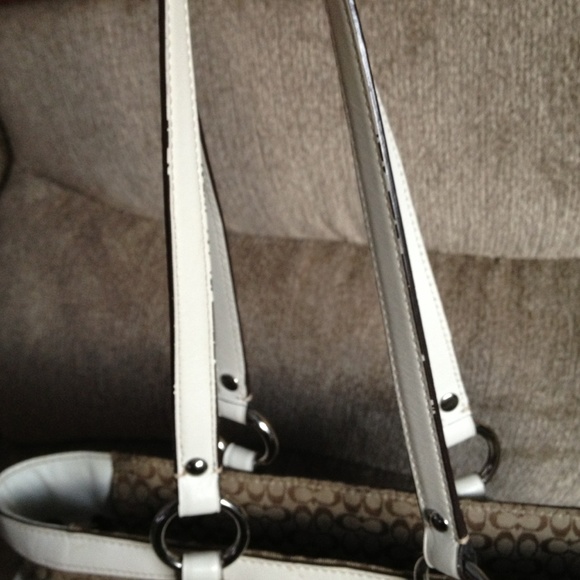 Coach purse - Picture 2 of 4