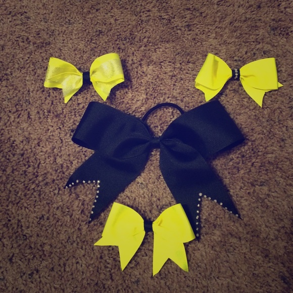 cheer bows/keychain bows