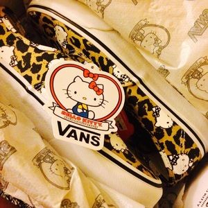 LIMITED EDITION Hello Kitty Vans