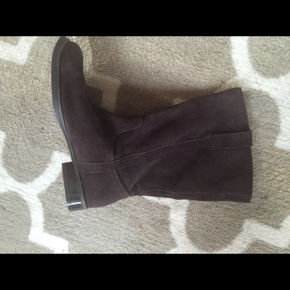 Suede mid-calf cowboy boots