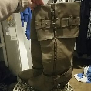 Not rated leather boots