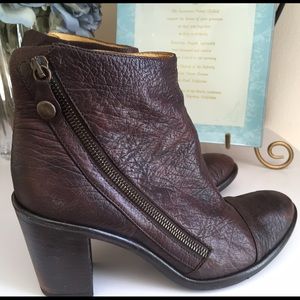 Key Te Brown leather booties 38