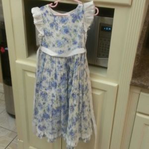 Girls dress
