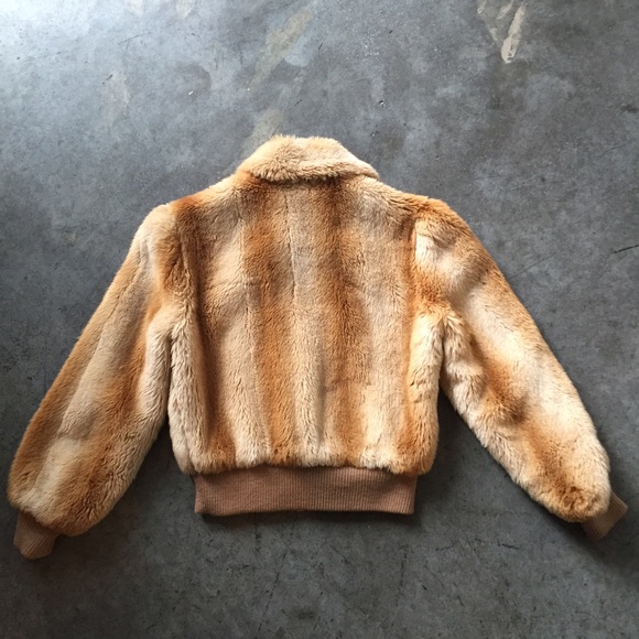 PM Editor's Pick 🎉🎉 Vintage Faux Fur Jacket - Picture 4 of 4