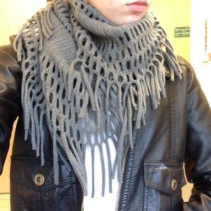 Edgy grey Vans scarf💀