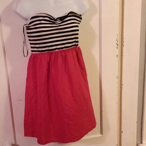 Strapless sleeveless Dress