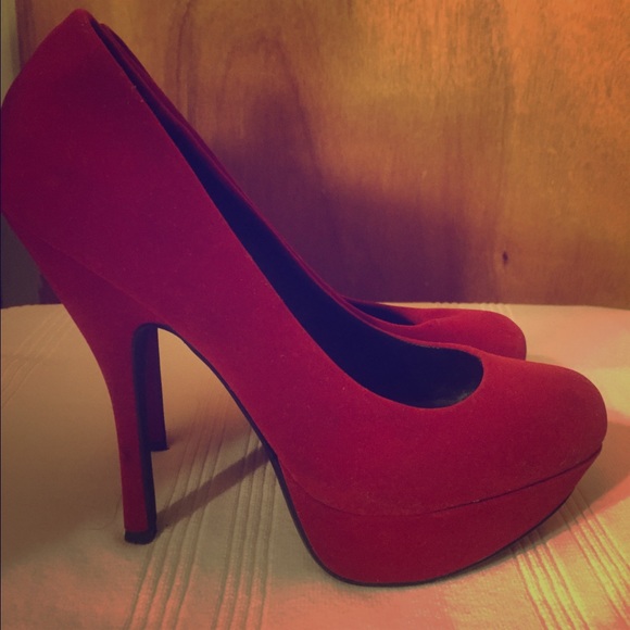 Red Pumps