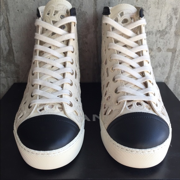 Chanel- Sz 37.5 - Picture 2 of 4