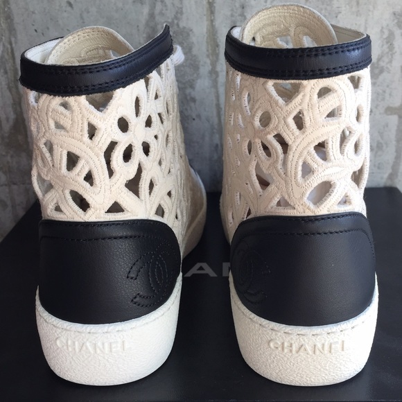 Chanel- Sz 37.5 - Picture 3 of 4