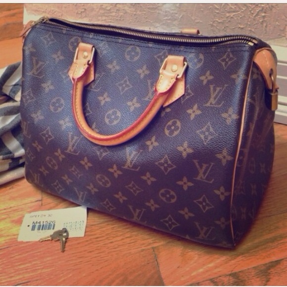 Authentic Louis Vuitton Speedy 30.