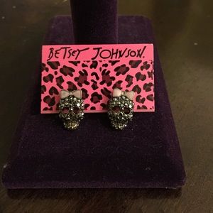 Betsey Johnson skull earrings