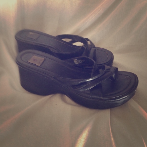 Black platform sandals