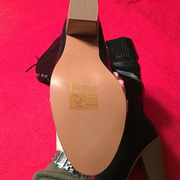 Black, lace and zip up knee high boots. - Picture 3 of 3