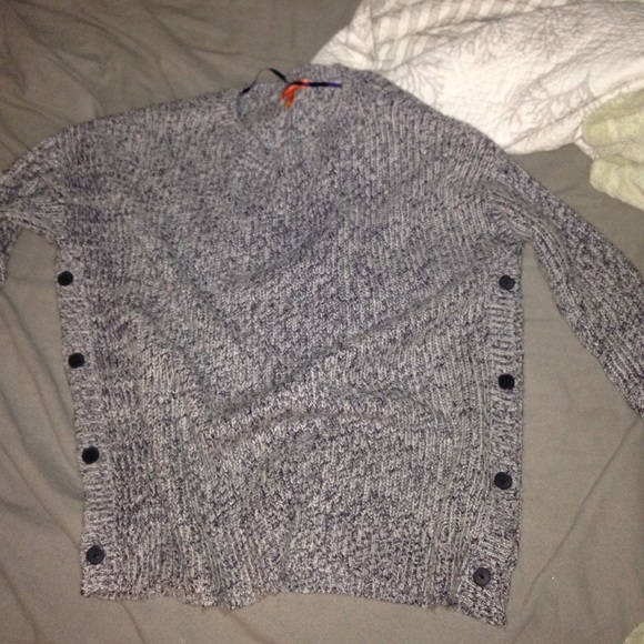 Dark blue and grey sweater - Picture 1 of 1