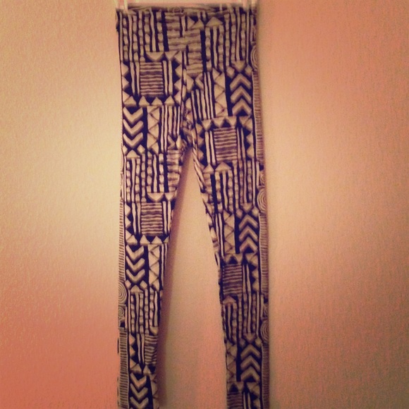 Tribal print leggings