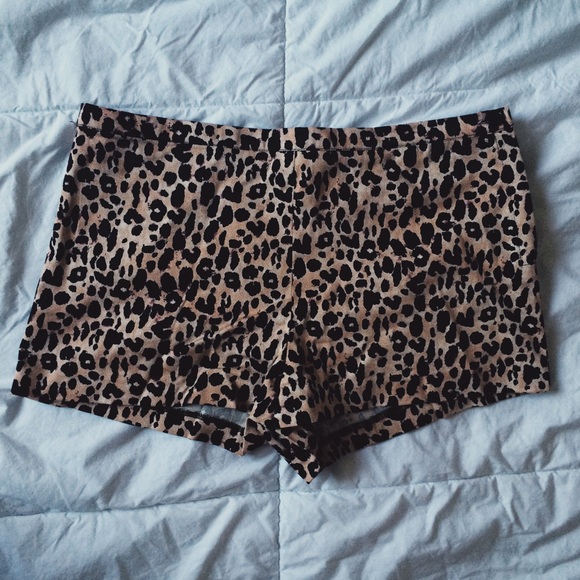 F21 animal print high waisted shorts