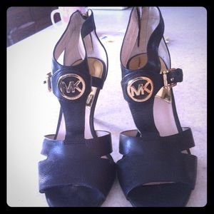 Michael Kors black heels size 9