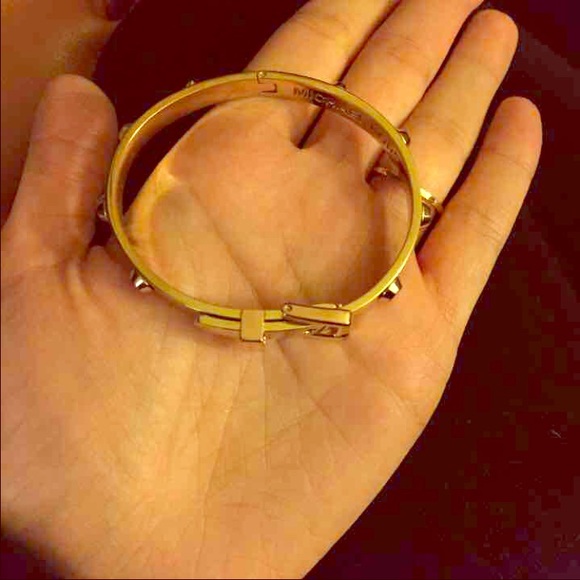 Michael kors yellow gold buckle bracelet SOLD**