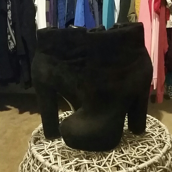 Forever 21 wedge booties