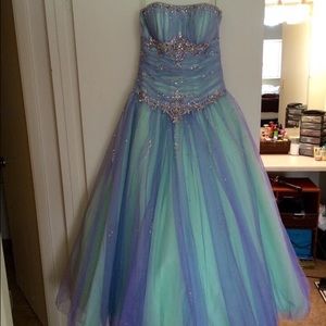 Womans prom dress