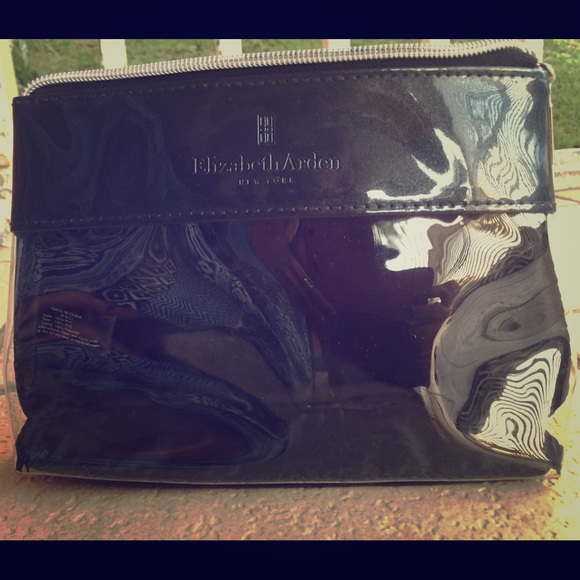 Elizabeth Arden Cosmetic /  makeup bag
