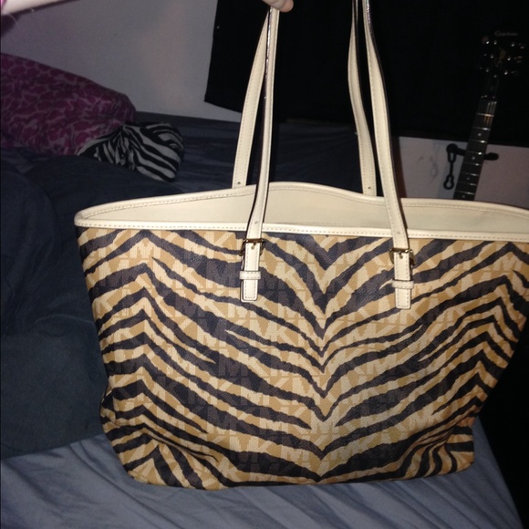 MK Hamilton authentic bag paid over $200! - Picture 2 of 3