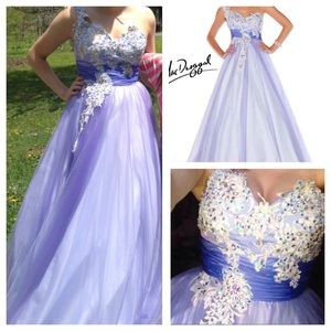 Mac Duggal prom dress