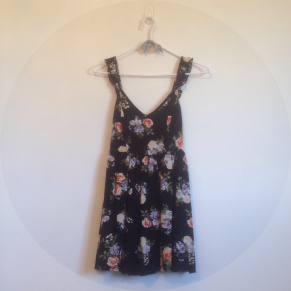 🌊LA Hearts Floral Dress!