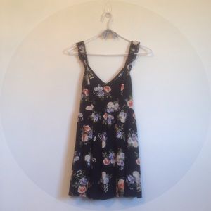 🌊LA Hearts Floral Dress!