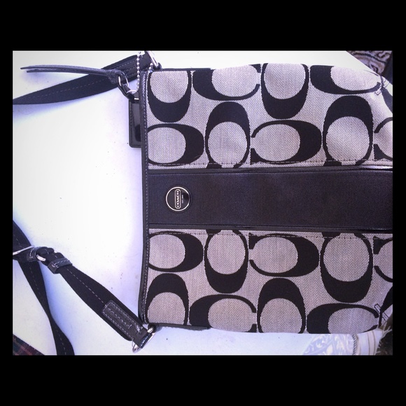 Authentic Coach Purse - Picture 1 of 4