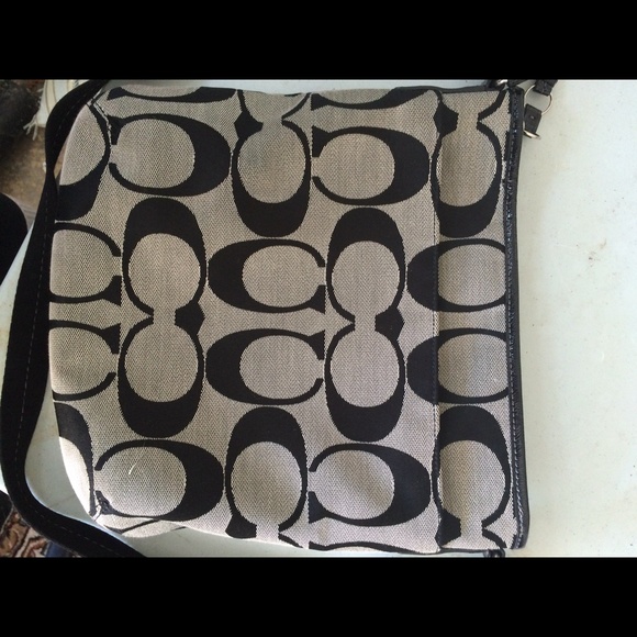 Authentic Coach Purse - Picture 4 of 4