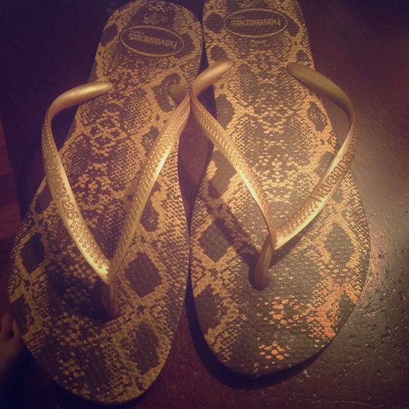 havaianas animal print flip flop