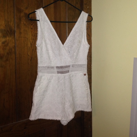 NWOT Kendall & Kylie White Lace Playsuit!