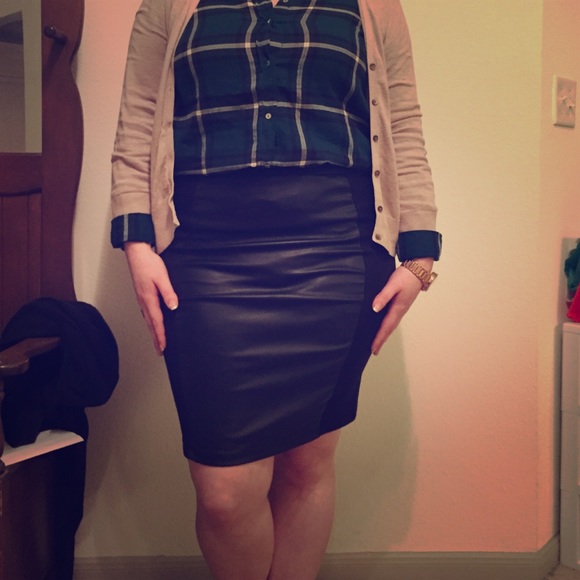 SOLD HM black pencil skirt with imitation leather