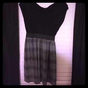 Casual black/grey dress.