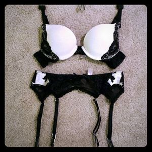 XSOLDX VS Push Up Bra  and Garter Belt Set