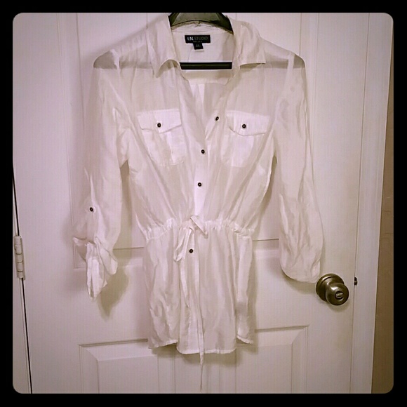 White button down with great detail! - Picture 1 of 3